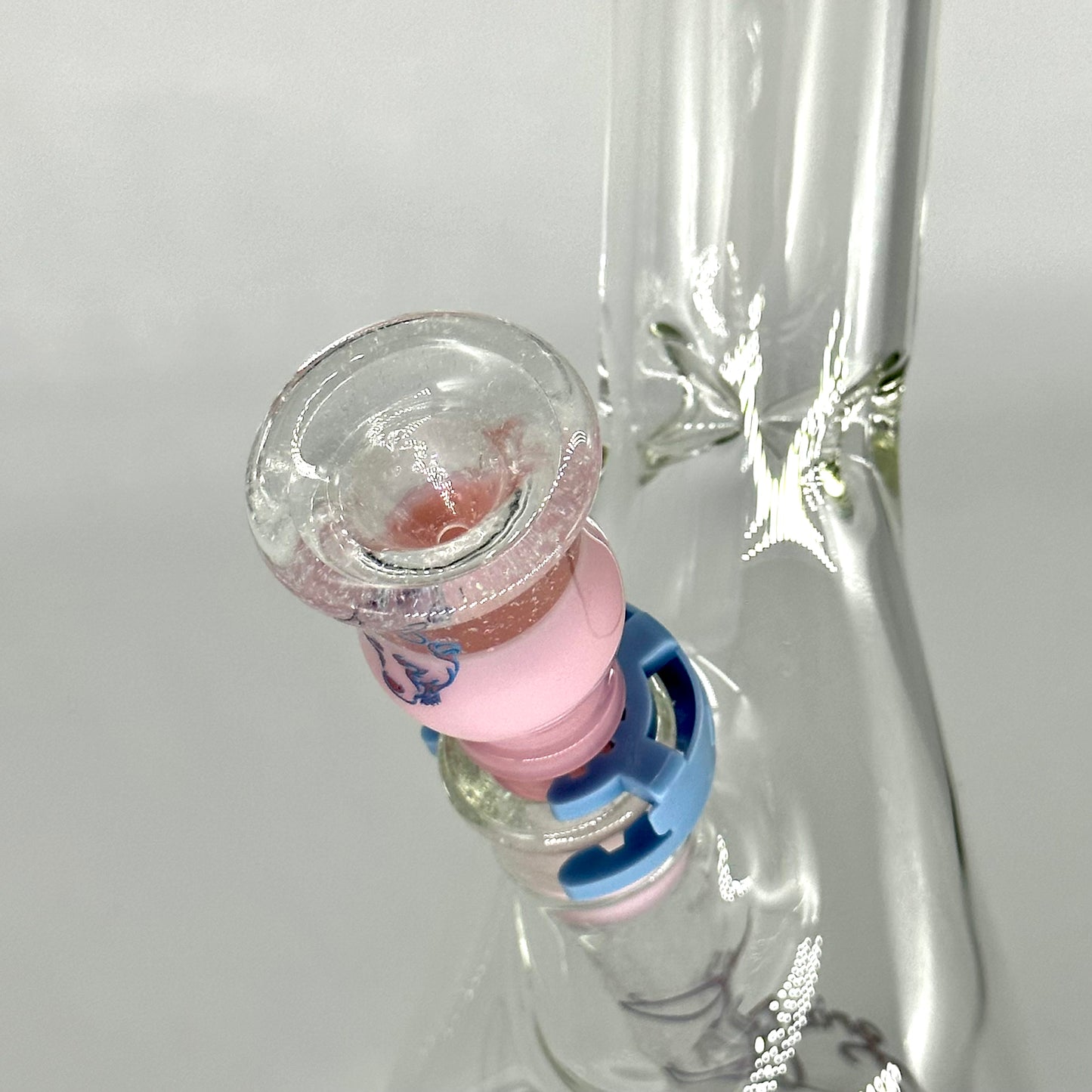 Grizzly Glass Mini Beaker (uv crushed opal accents)